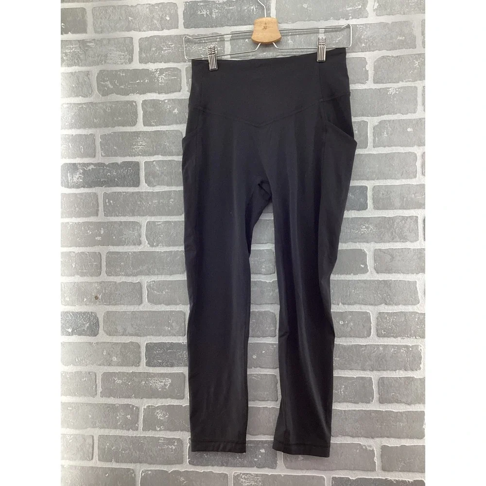 Lululemon Black High Rise Crop Leggings with Pockets Size 6